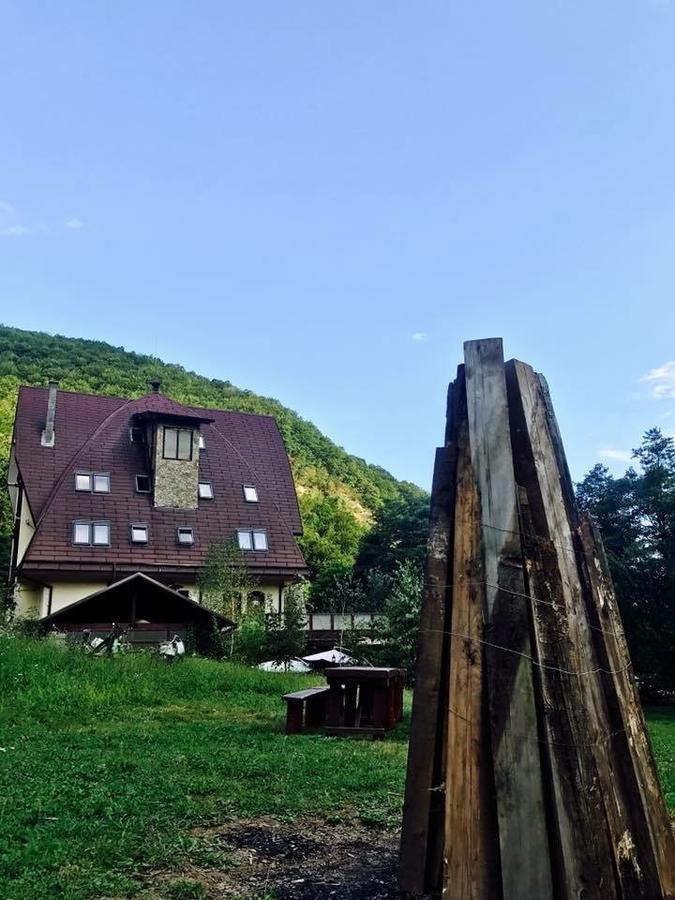 Pension Casa Vanatorilor Băile Olăneşti Exteriér fotografie